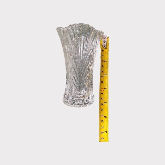 𝅺VINTAGE | Crystal Short Bud Vase #1 - Picture 4 of 5